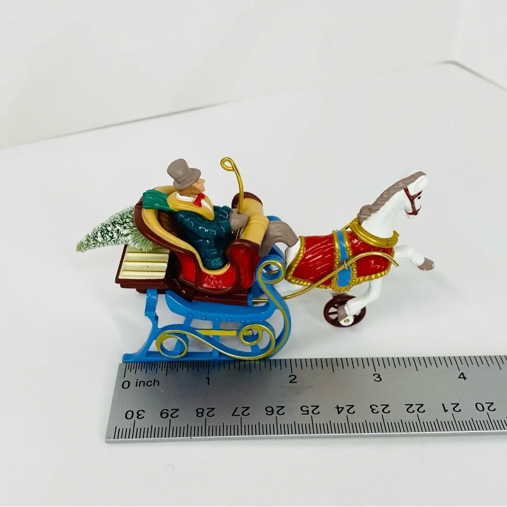 Hallmark 2001 Keepsake Victorian Sleigh Ornament Christmas Die Cast Metal Retire